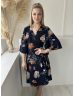   Stella (S) Sötétkék Színes Virágos, Átlapolt Oldalt Megkötős, Mellnél Patentos Ruha