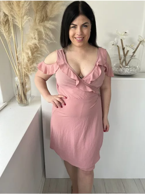 ÚJ Atmosphere (M) Rózsaszín Átlapolt, Oldalt Megkötős Fodros Szegélyű, Vállán Nyitott Ruha