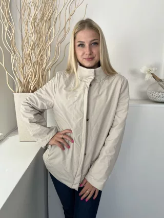  (S) Krémszínű Elől Cipzáros, Patentos Zsebes Kabát