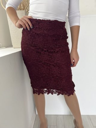   Atmosphere (M) Bordó Hátul Cipzáros, Anyagában Csipkés Bélelt Szoknya
