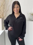 Dare2B (L) Fekete Nyakánál Cipzáros, Mellnél Feliratos Polár Alapanyagú Felső