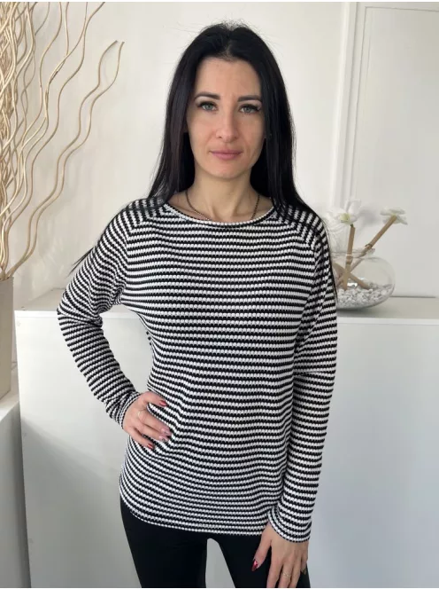 Emery Rose (M) Fekete-Fehér Csíkos, Csónak Nyakú Enyhén Áttetsző Felső