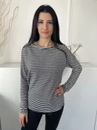 Emery Rose (M) Fekete-Fehér Csíkos, Csónak Nyakú Enyhén Áttetsző Felső