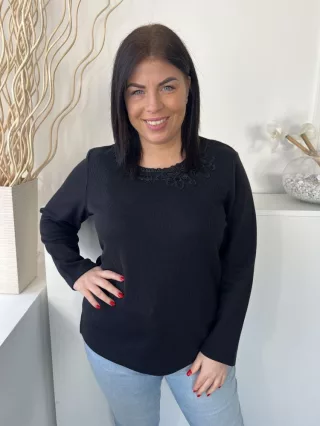   BM Collection (M) Fekete Nyakánál Csipkemintás, Oldalt Sliccelt Anyagában Mikrobordázott Felső