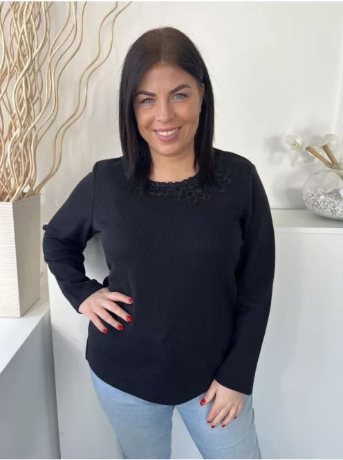 BM Collection (M) Fekete Nyakánál Csipkemintás, Oldalt Sliccelt Anyagában Mikrobordázott Felső