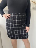 Et Vous (L) Fekete Fehér Kockás, Oldalt Cipzáros Buklé Anyagú Szoknya