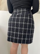 Et Vous (L) Fekete Fehér Kockás, Oldalt Cipzáros Buklé Anyagú Szoknya