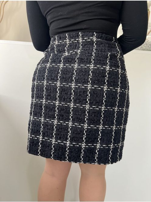 Et Vous (L) Fekete Fehér Kockás, Oldalt Cipzáros Buklé Anyagú Szoknya