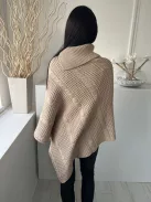  (M) Világosbarna Anyagában Mintás Nyakánál Díszgombos Poncsó