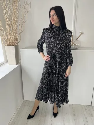   M&S (M) Fekete Fehér Foltmintás, Szoknyarészén Pliszírozott Hátul Nyakban Megkötős, Oldalt Cipzáros Ruha