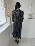 M&S (M) Fekete Fehér Foltmintás, Szoknyarészén Pliszírozott Hátul Nyakban Megkötős, Oldalt Cipzáros Ruha