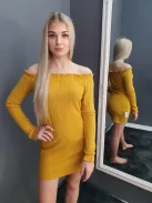 Qunndy (S) Okkersárga Anyagában Bordázott Ejtett Gumis Vállú Ruha