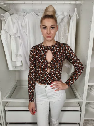   Bershka (S) Barna-Fekete-Fehér Mintás, Elől Kivágott Jersey Anyagú Felső